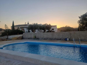 Casa Rural Alzabara con Piscina Privada